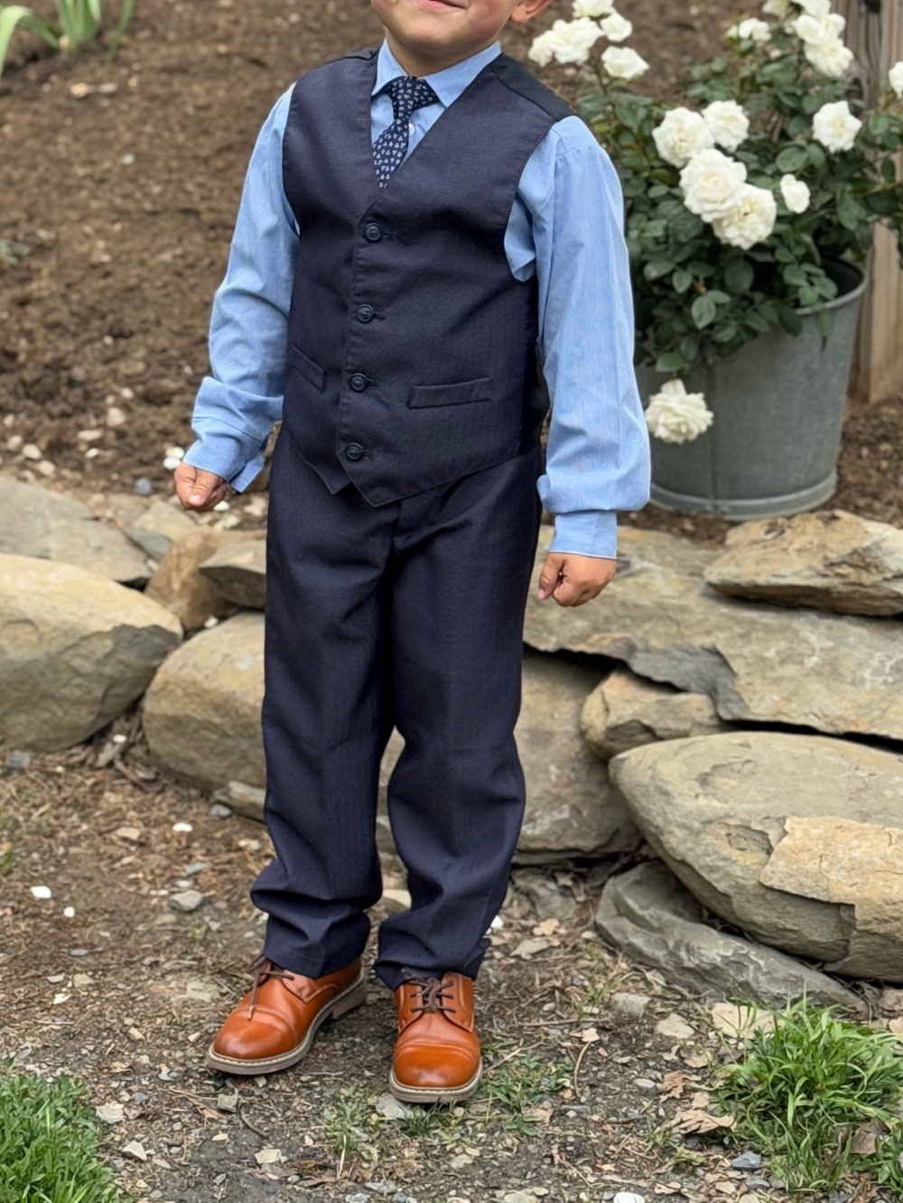 Boys Van Heusen Navy Vest & Pant Set with Blue Dress Shirt and Tie - Picture 2 of 6